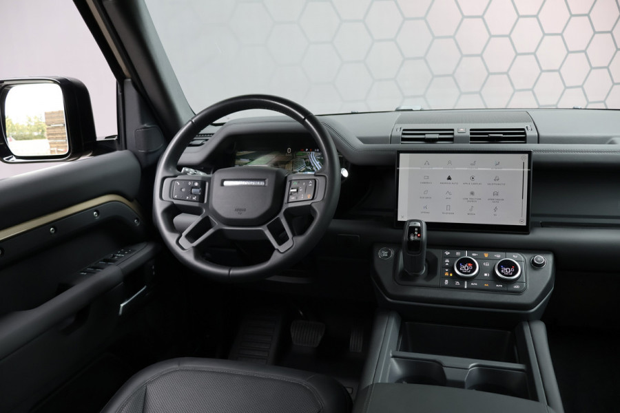Land Rover Defender 110 P300e X-Dynamic SE