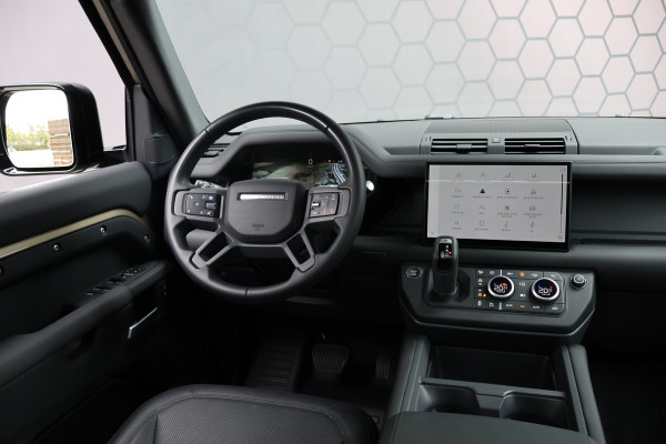 Land Rover Defender 110 P300e X-Dynamic SE