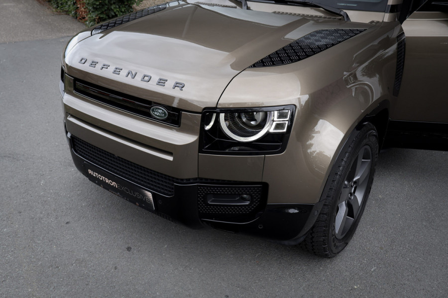 Land Rover Defender 110 P300e X-Dynamic SE