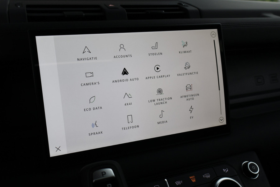Land Rover Defender 110 P300e X-Dynamic SE