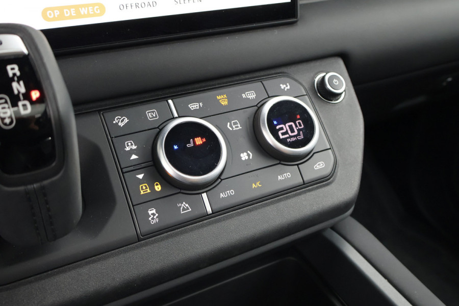 Land Rover Defender 110 P300e X-Dynamic SE