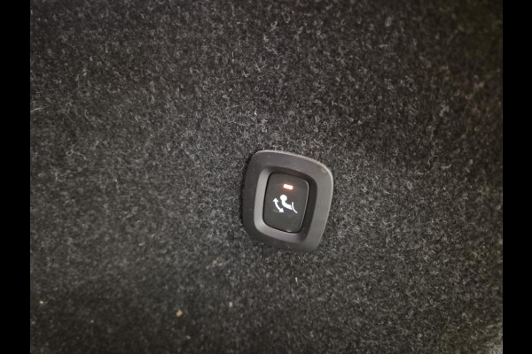 Volvo C40 SOH 90% Core 69 kWh Carplay Pano Elek.Trekhaak Camera Orig.NL Voll.Onderhouden!