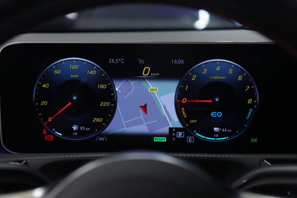 Mercedes-Benz A-Klasse 250 e AMG Limited PANO/CARPLAY/360CAM/MEMORY/VOL