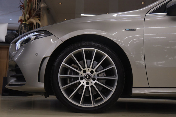 Mercedes-Benz A-Klasse 250 e AMG Limited PANO/CARPLAY/360CAM/MEMORY/VOL