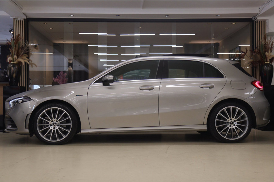 Mercedes-Benz A-Klasse 250 e AMG Limited PANO/CARPLAY/360CAM/MEMORY/VOL