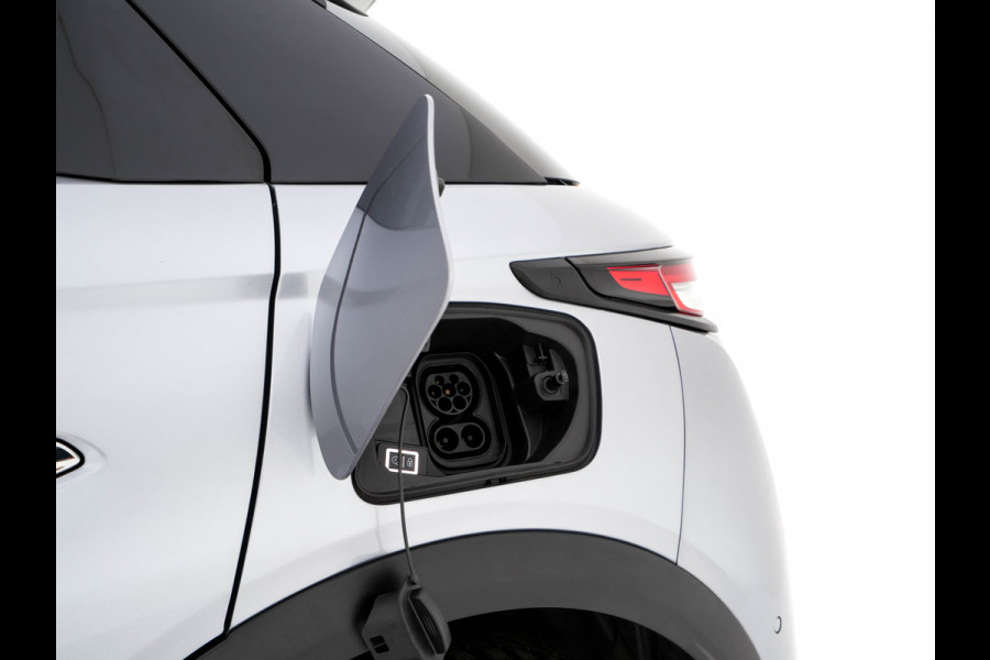 DS DS 3 Crossback E-Tense Performance Line+ 50 kWh Aut. *HEAD-UP | BLINDSPOT | LEATHER-MICROFIBRE | MATRIX-LED | KEYLESS | CAMERA | DIGI-COCKPIT | HEATED-SPORTSEATS | DAB+ | PRIVACY-GLASS | ECC | PDC | CRUISE | 18''ALU*