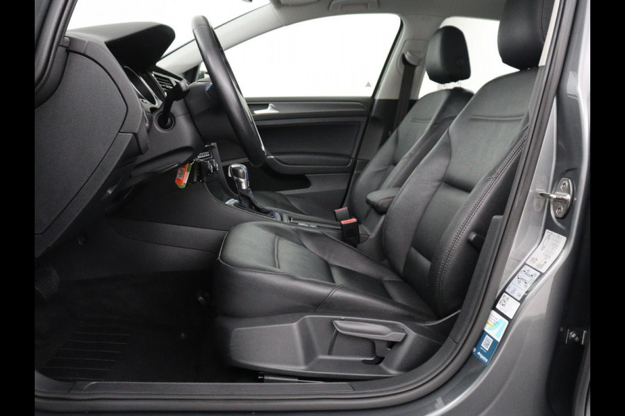 Volkswagen e-Golf 5-Deurs | Navigatie | Leder | SOH 89.8% | Climate Control | Stoelverwarming | Cruise Control | Parkeersensor | Bluetooth