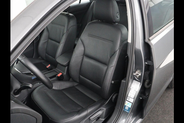 Volkswagen e-Golf 5-Deurs | Navigatie | Leder | SOH 89.8% | Climate Control | Stoelverwarming | Cruise Control | Parkeersensor | Bluetooth