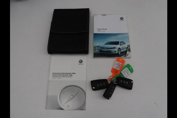 Volkswagen e-Golf 5-Deurs | Navigatie | Leder | SOH 89.8% | Climate Control | Stoelverwarming | Cruise Control | Parkeersensor | Bluetooth