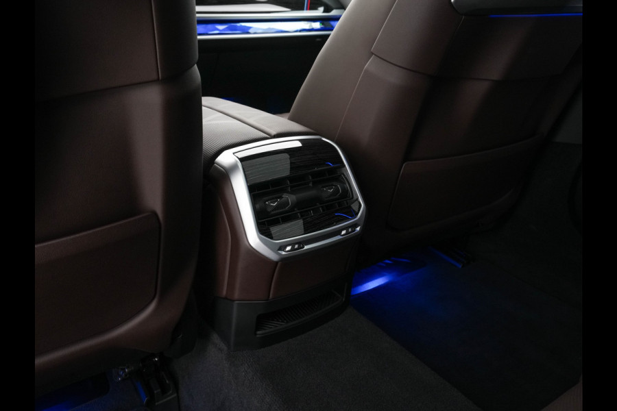 BMW i7 xDrive60 106 kWh M-Sportpack [3-Fase-11kW] {SoH-98%} (INCL.BTW) *PANO | HEAD-UP | LUXURY-LEATHER | FULL-LED | BLIND-SPOT | BOWERS&WILKINS | MEMORY-PACK | TOP-VIEW | VENTILATED/HEATED-COMFORTSEATS | SOFT-CLOSE | WIDE-SREEN-DIGICOCKPIT | KEYLESS