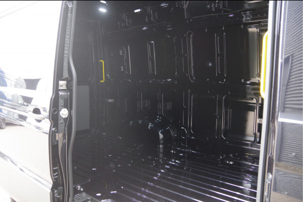 Volkswagen Crafter 35 2.0 TDI L3H3(L2H2) AUT. 3-ZITS, FACELIFT, CAMERA, GEV. STOEL, CRUISE, LEDER STUUR, CLIMA