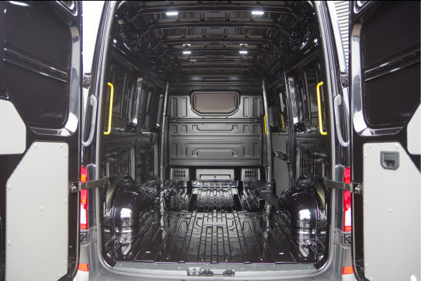 Volkswagen Crafter 35 2.0 TDI L3H3(L2H2) AUT. 3-ZITS, FACELIFT, CAMERA, GEV. STOEL, CRUISE, LEDER STUUR, CLIMA