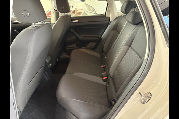 Volkswagen Polo 1.0 TSI Life Airco - Apple carplay - Parkeersensoren - Led verlichting - Radio - Cruise control - Bluetooth - Stuur multifunctioneel - Elektrische ramen - Licht metalen velgen 15 inch