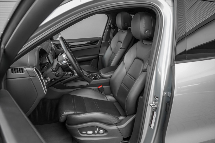 Porsche Cayenne Coupé 3.0 E-Hybrid Sport Design Pano ACC 4WS Trekhaak 22"