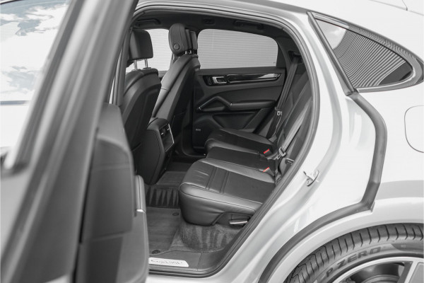 Porsche Cayenne Coupé 3.0 E-Hybrid Sport Design Pano ACC 4WS Trekhaak 22"
