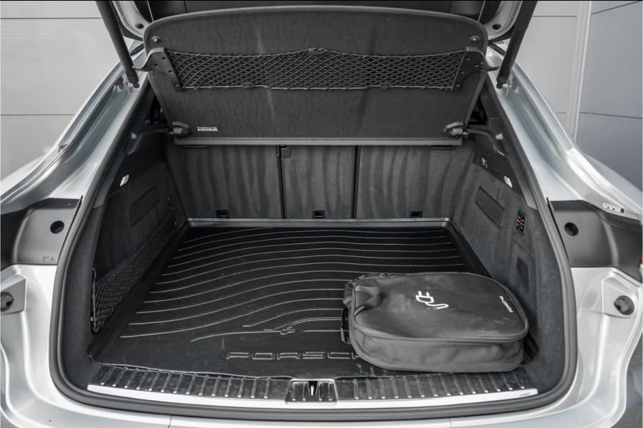 Porsche Cayenne Coupé 3.0 E-Hybrid Sport Design Pano ACC 4WS Trekhaak 22"
