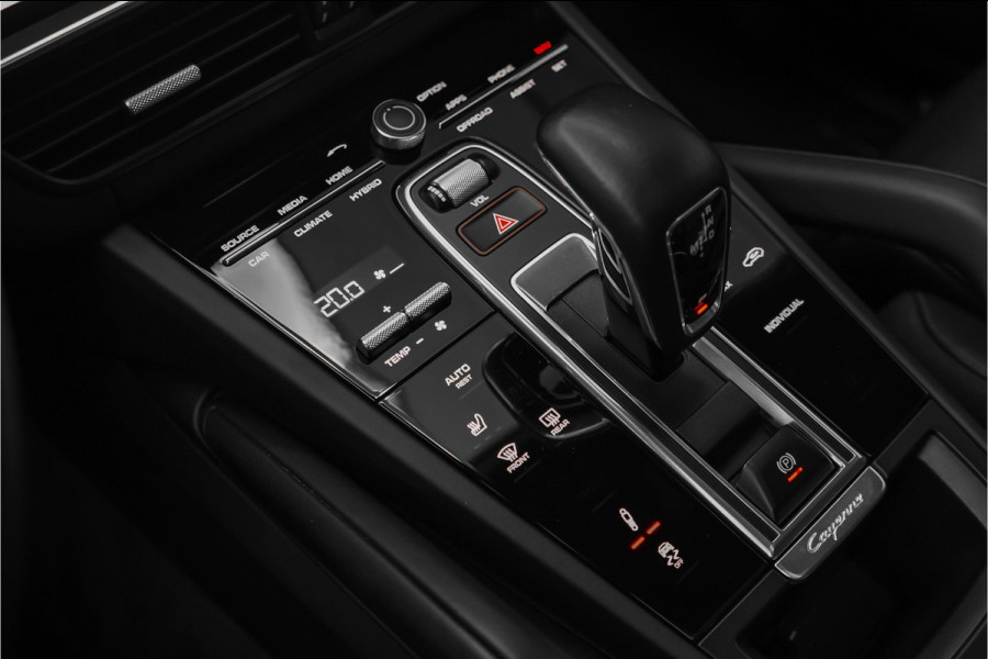 Porsche Cayenne Coupé 3.0 E-Hybrid Sport Design Pano ACC 4WS Trekhaak 22"