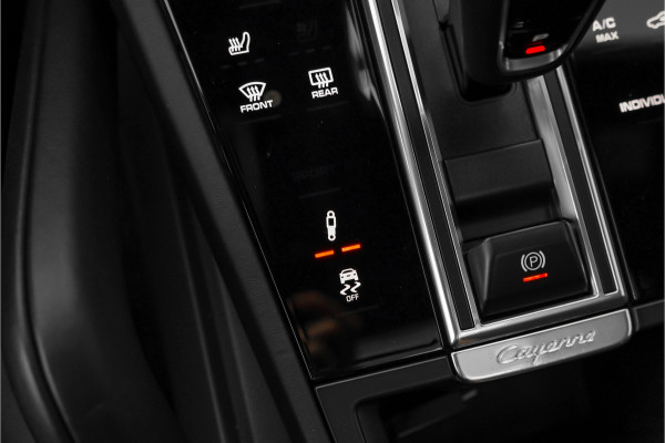 Porsche Cayenne Coupé 3.0 E-Hybrid Sport Design Pano ACC 4WS Trekhaak 22"