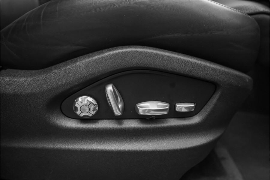 Porsche Cayenne Coupé 3.0 E-Hybrid Sport Design Pano ACC 4WS Trekhaak 22"