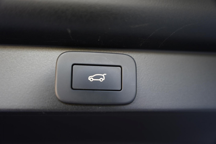 Land Rover Range Rover P 550 E Autobiography / Massage Stoelen / Head Up / Panoramadak