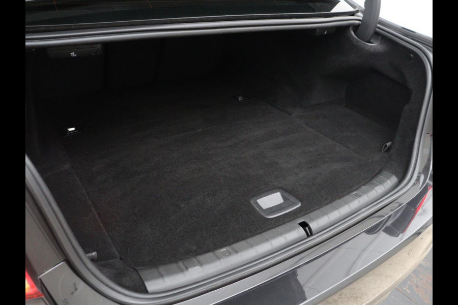 BMW 5 Serie 530e iPerformance M Sport High Executive | Panoramadak | Leder | Memory | Stoelverwarming | Cruise control | Camera | Park assist | Carplay | Climate control | PHEV