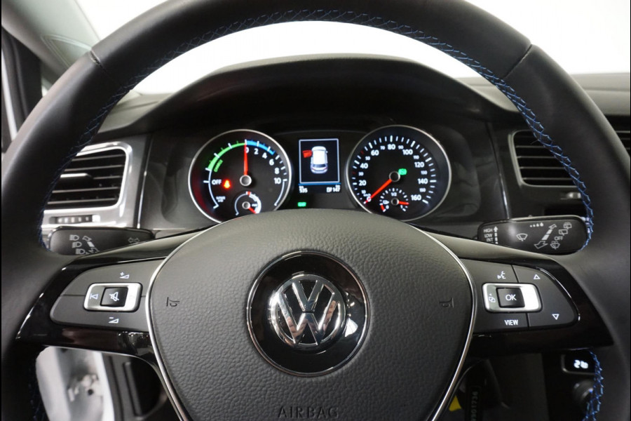 Volkswagen e-Golf Edition Navigatie Climate Control Parkeer sensoren V+A Privacy Glass