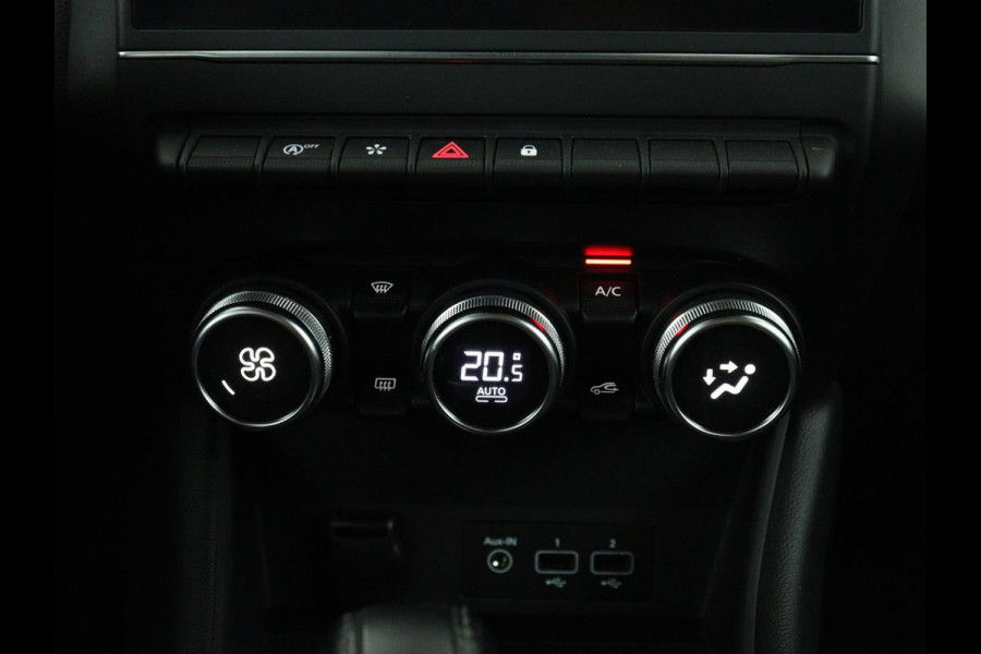 Renault Captur 1.3 TCe 140 Intens | Half leder | Navigatie | DAB+ | Cruise control | Lane assist | Climate Control | Virtual Display | Carplay | Camera | Park assist | Trekhaak