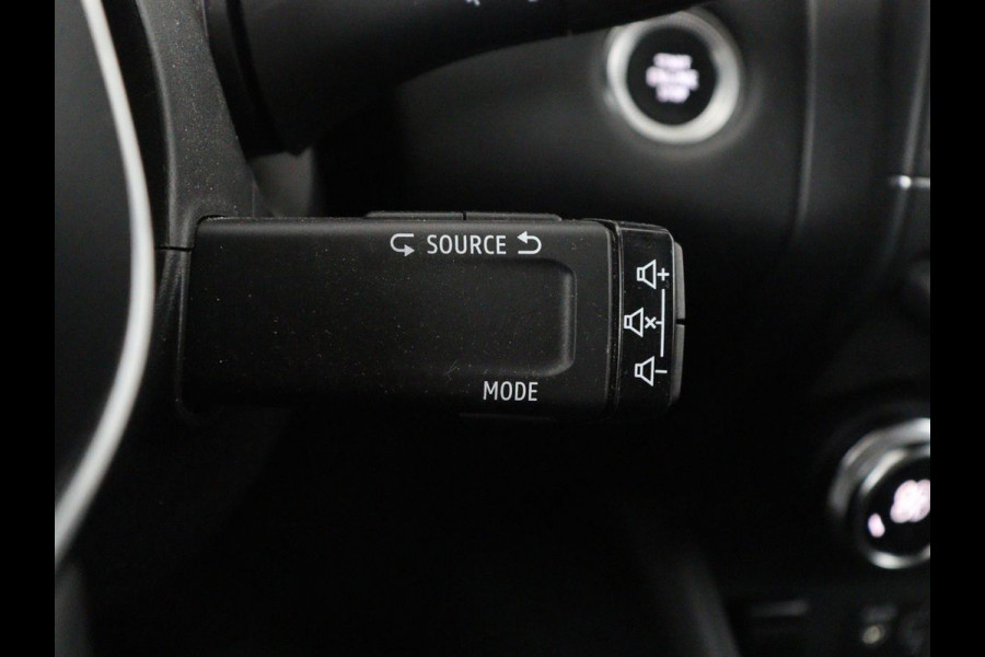 Renault Captur 1.3 TCe 140 Intens | Half leder | Navigatie | DAB+ | Cruise control | Lane assist | Climate Control | Virtual Display | Carplay | Camera | Park assist | Trekhaak