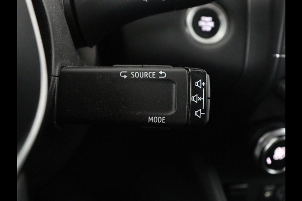 Renault Captur 1.3 TCe 140 Intens | Half leder | Navigatie | DAB+ | Cruise control | Lane assist | Climate Control | Virtual Display | Carplay | Camera | Park assist | Trekhaak