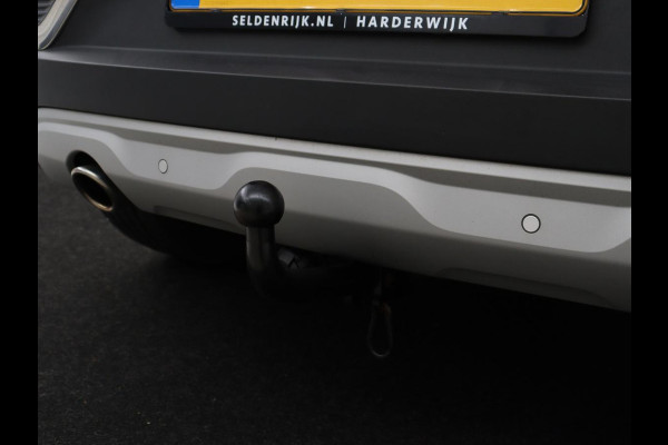 Renault Captur 1.3 TCe 140 Intens | Half leder | Navigatie | DAB+ | Cruise control | Lane assist | Climate Control | Virtual Display | Carplay | Camera | Park assist | Trekhaak