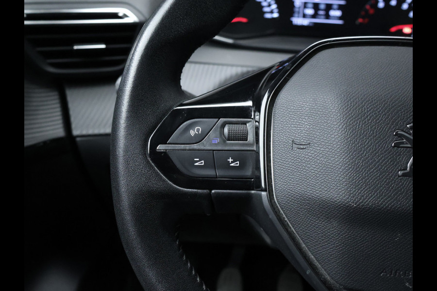 Peugeot 208 1.2 PureTech Allure Sport (APPLE CARPLAY,NAVI,CAMERA,CLIMATE,CRUISE,GETINT,LED,SPORTSTOELEN,LM VELGEN)