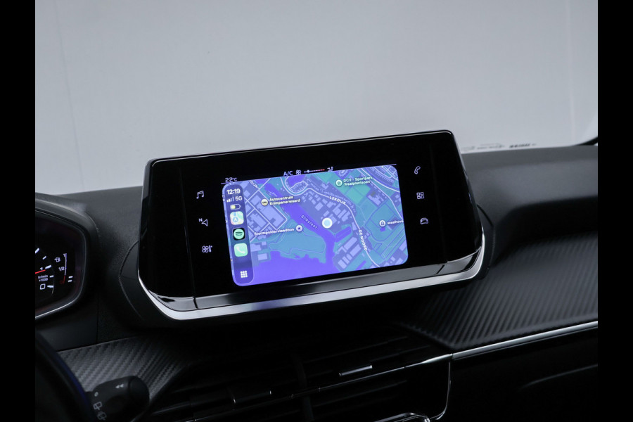 Peugeot 208 1.2 PureTech Allure Sport (APPLE CARPLAY,NAVI,CAMERA,CLIMATE,CRUISE,GETINT,LED,SPORTSTOELEN,LM VELGEN)
