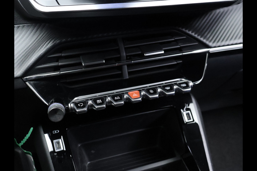 Peugeot 208 1.2 PureTech Allure Sport (APPLE CARPLAY,NAVI,CAMERA,CLIMATE,CRUISE,GETINT,LED,SPORTSTOELEN,LM VELGEN)