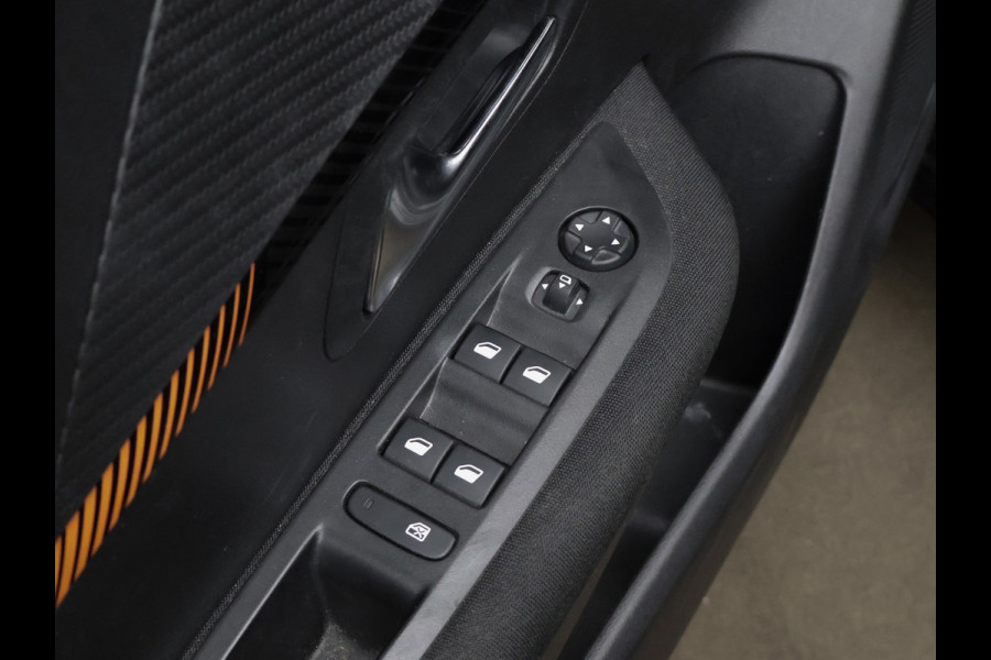 Peugeot 208 1.2 PureTech Allure Sport (APPLE CARPLAY,NAVI,CAMERA,CLIMATE,CRUISE,GETINT,LED,SPORTSTOELEN,LM VELGEN)