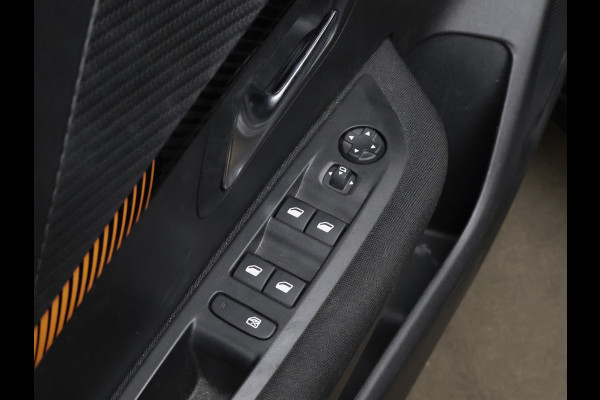 Peugeot 208 1.2 PureTech Allure Sport (APPLE CARPLAY,NAVI,CAMERA,CLIMATE,CRUISE,GETINT,LED,SPORTSTOELEN,LM VELGEN)