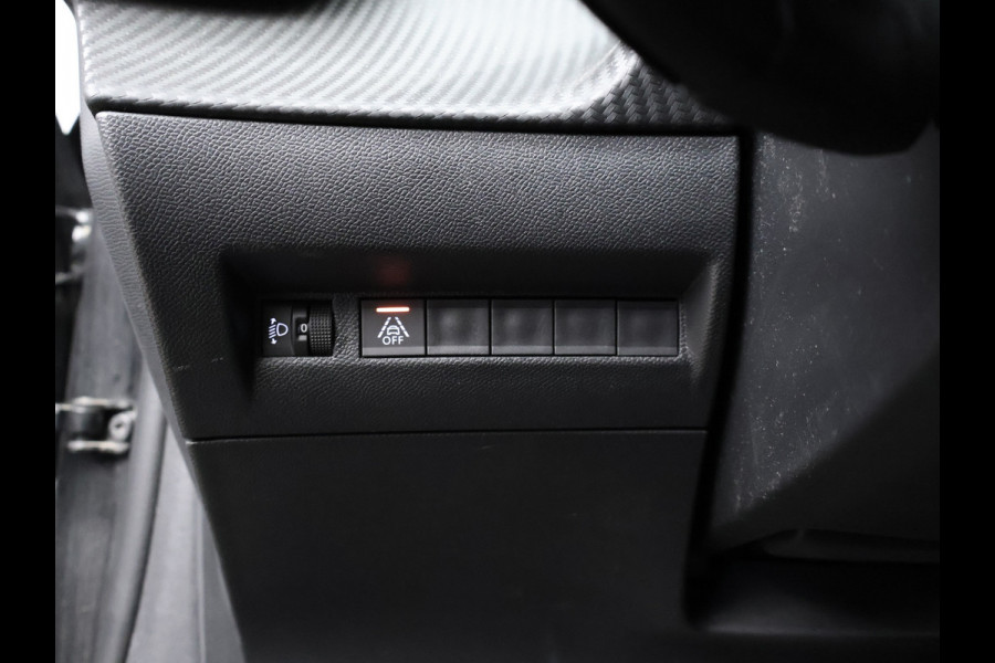 Peugeot 208 1.2 PureTech Allure Sport (APPLE CARPLAY,NAVI,CAMERA,CLIMATE,CRUISE,GETINT,LED,SPORTSTOELEN,LM VELGEN)