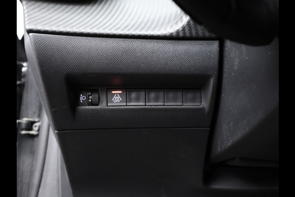 Peugeot 208 1.2 PureTech Allure Sport (APPLE CARPLAY,NAVI,CAMERA,CLIMATE,CRUISE,GETINT,LED,SPORTSTOELEN,LM VELGEN)