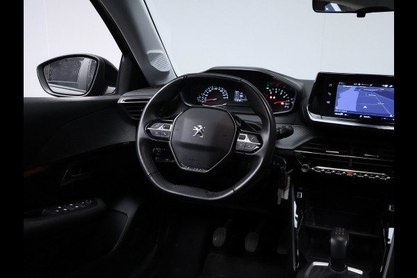 Peugeot 208 1.2 PureTech Allure Sport (APPLE CARPLAY,NAVI,CAMERA,CLIMATE,CRUISE,GETINT,LED,SPORTSTOELEN,LM VELGEN)