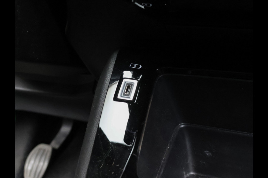 Peugeot 208 1.2 PureTech Allure Sport (APPLE CARPLAY,NAVI,CAMERA,CLIMATE,CRUISE,GETINT,LED,SPORTSTOELEN,LM VELGEN)