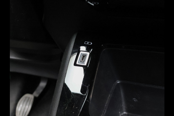 Peugeot 208 1.2 PureTech Allure Sport (APPLE CARPLAY,NAVI,CAMERA,CLIMATE,CRUISE,GETINT,LED,SPORTSTOELEN,LM VELGEN)