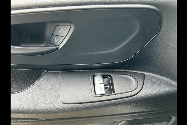 Mercedes-Benz Vito 114 CDI Lang / Automaat / Camera / Parkeersensoren / Cruise control / Airco / Achterdeuren