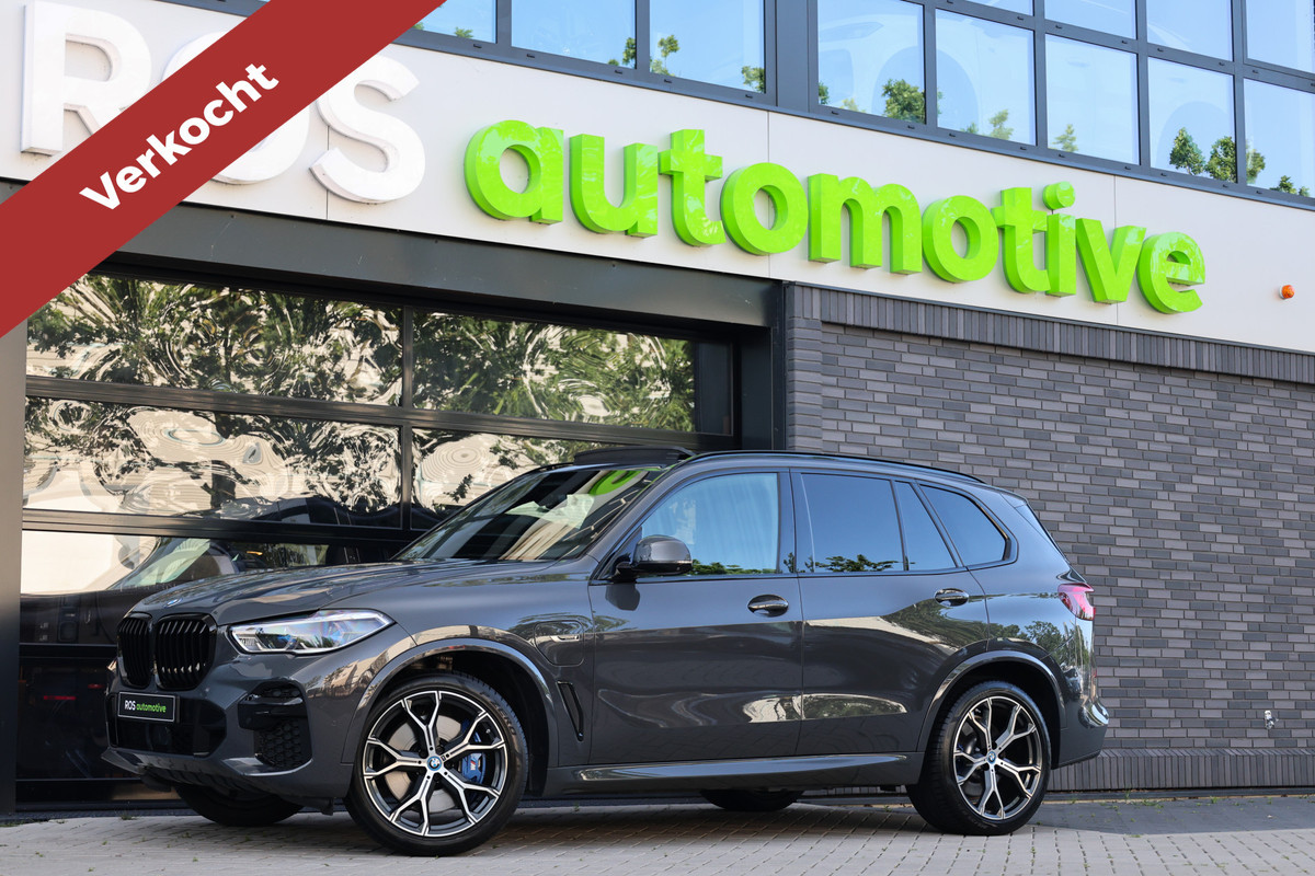 BMW X5 xDrive45e High Executive | BTW | M-SPORT | HUD | 4WIELSTUURING | SKYLOUNGE | CABRON | 22'' | ACC | DEALER ONDH | 360 |