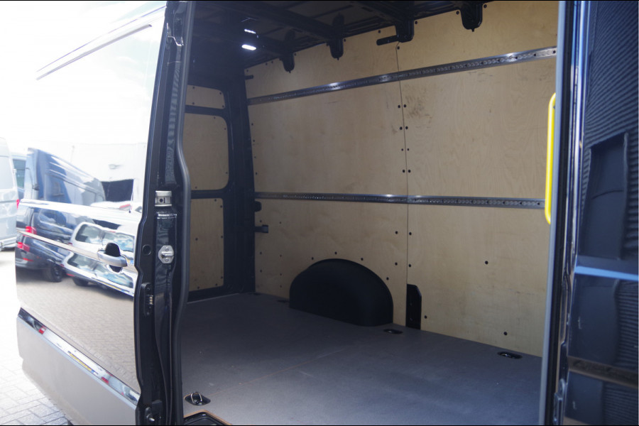 MAN TGE 3.180 35 2.0 L3H3(L2H2) 3-ZITS, 177PK AUT. LED, TREKHAAK, LEDER, ADAPT. CRUISE, CAMERA, STOELVERWARMING, STANDKACHEL, NAVI, CLIM