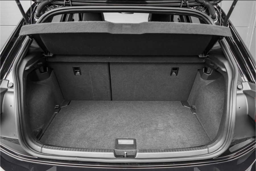 Volkswagen Polo 1.0 TSI R-Line Pano Camera IQ Light ACC Virtual Cockpit