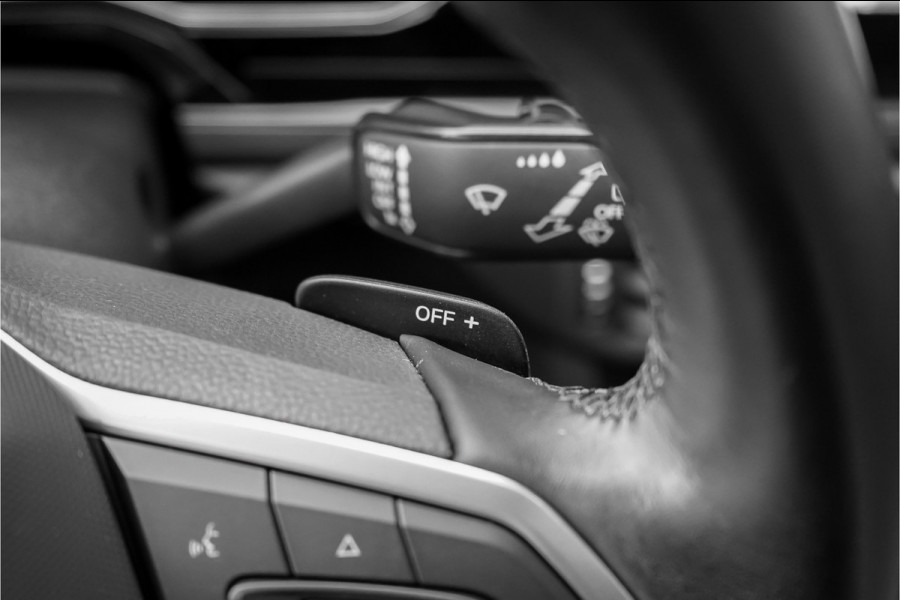 Volkswagen Polo 1.0 TSI R-Line Pano Camera IQ Light ACC Virtual Cockpit