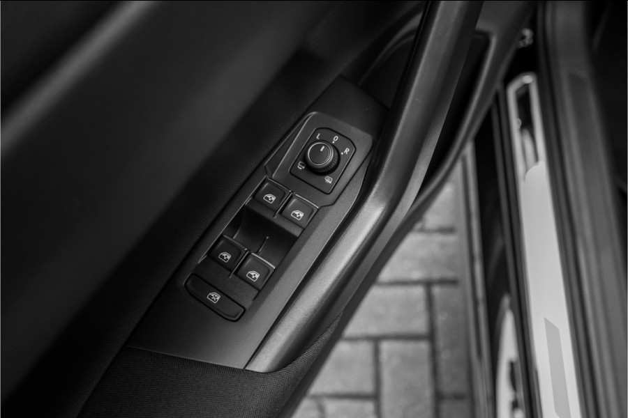 Volkswagen Polo 1.0 TSI R-Line Pano Camera IQ Light ACC Virtual Cockpit
