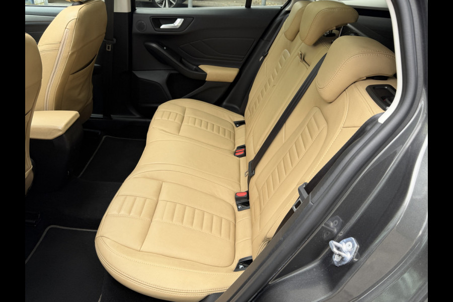 Ford FOCUS Wagon BWJ 2019 | 1.0T 126PK Titanium Bus AUTOMAAT | TREKHAAK | PANO DAK | LEER | LED | NAVI | CLIMA | STOEL&STUUR VERW | PDC | DONKER GLASS |