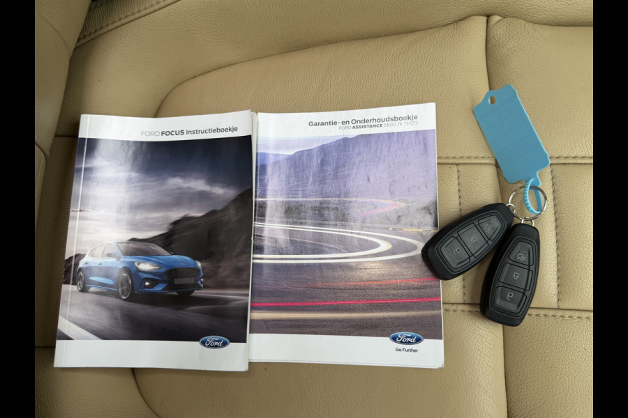 Ford FOCUS Wagon BWJ 2019 | 1.0T 126PK Titanium Bus AUTOMAAT | TREKHAAK | PANO DAK | LEER | LED | NAVI | CLIMA | STOEL&STUUR VERW | PDC | DONKER GLASS |