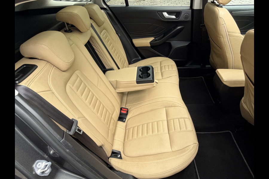 Ford FOCUS Wagon BWJ 2019 | 1.0T 126PK Titanium Bus AUTOMAAT | TREKHAAK | PANO DAK | LEER | LED | NAVI | CLIMA | STOEL&STUUR VERW | PDC | DONKER GLASS |