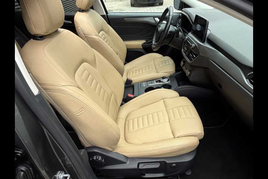 Ford FOCUS Wagon BWJ 2019 | 1.0T 126PK Titanium Bus AUTOMAAT | TREKHAAK | PANO DAK | LEER | LED | NAVI | CLIMA | STOEL&STUUR VERW | PDC | DONKER GLASS |